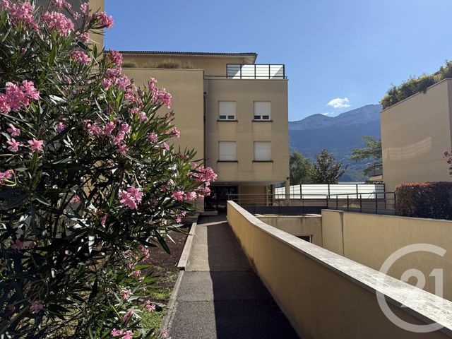 Appartement T3 à vendre - 3 pièces - 63.59 m2 - FONTANIL CORNILLON - 38 - RHONE-ALPES - Century 21 Immobilier Du Palais