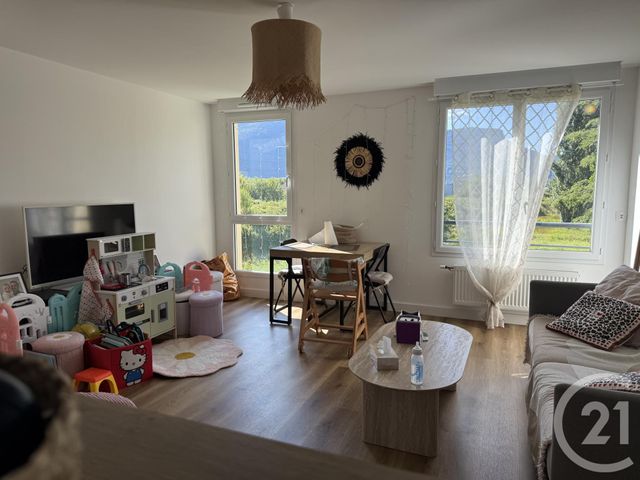 Appartement T3 à vendre - 3 pièces - 63.59 m2 - FONTANIL CORNILLON - 38 - RHONE-ALPES - Century 21 Immobilier Du Palais