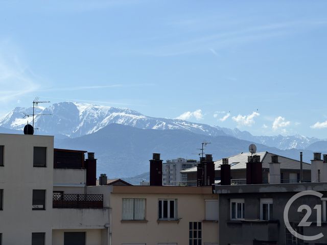 Appartement T4 à vendre - 4 pièces - 61.44 m2 - GRENOBLE - 38 - RHONE-ALPES - Century 21 Immobilier Du Palais