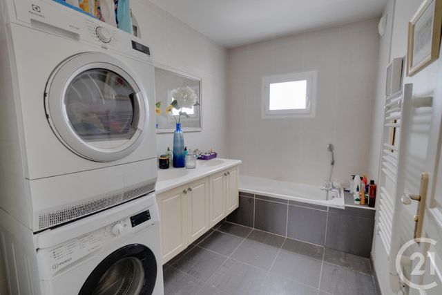 Appartement T5 à vendre - 5 pièces - 119.92 m2 - GRENOBLE - 38 - RHONE-ALPES - Century 21 Immobilier Du Palais