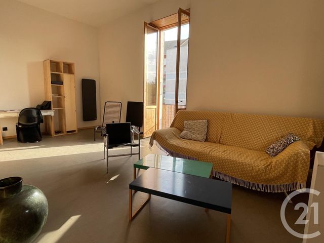 Appartement F2 à louer - 2 pièces - 70.21 m2 - VOIRON - 38 - RHONE-ALPES - Century 21 Immobilier Du Palais