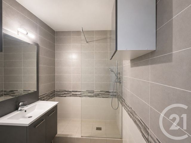 Appartement T3 à vendre - 3 pièces - 64.1 m2 - GRENOBLE - 38 - RHONE-ALPES - Century 21 Immobilier Du Palais