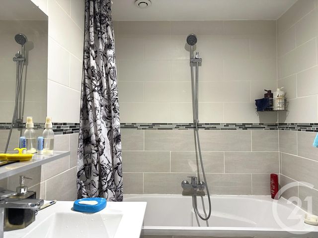 Appartement T3 à vendre - 4 pièces - 61.36 m2 - GRENOBLE - 38 - RHONE-ALPES - Century 21 Immobilier Du Palais